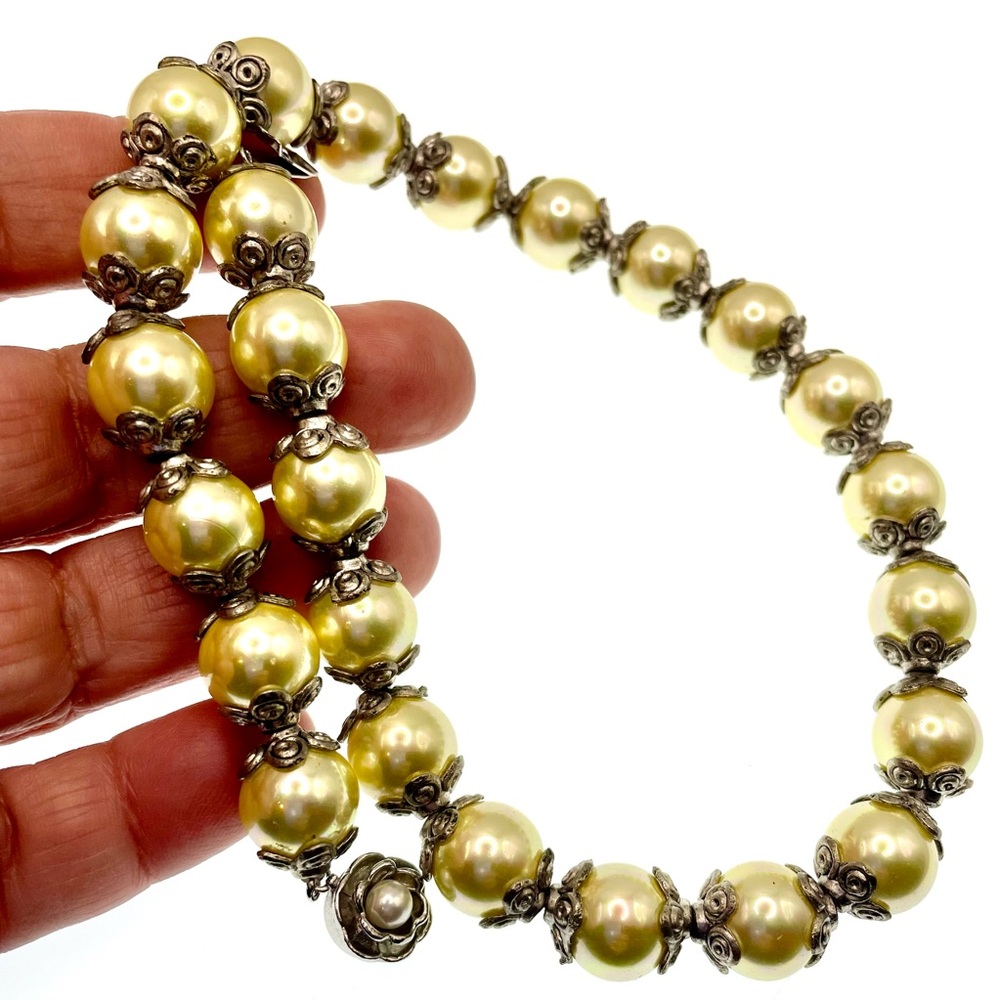 Vintage Silver Tone Strand Pale Yellow Pearlescent Capped Beads Choker Necklace